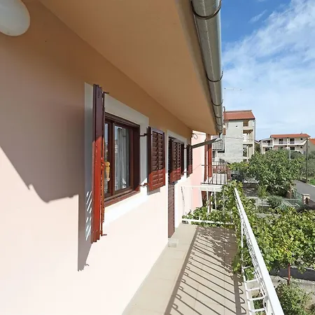 Apartment Apartment Summer Break *