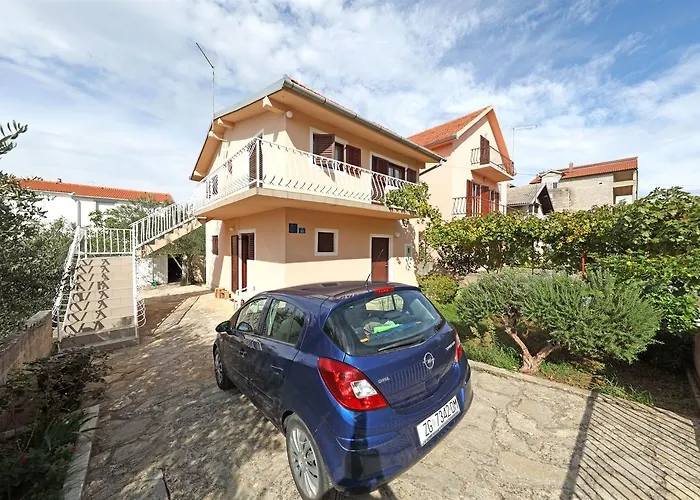 Apartment Apartment Summer Break