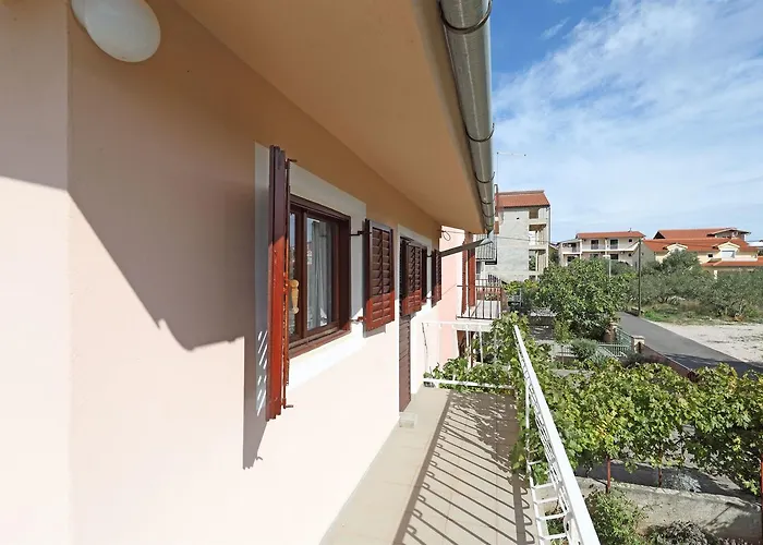 Apartment Apartment Summer Break *